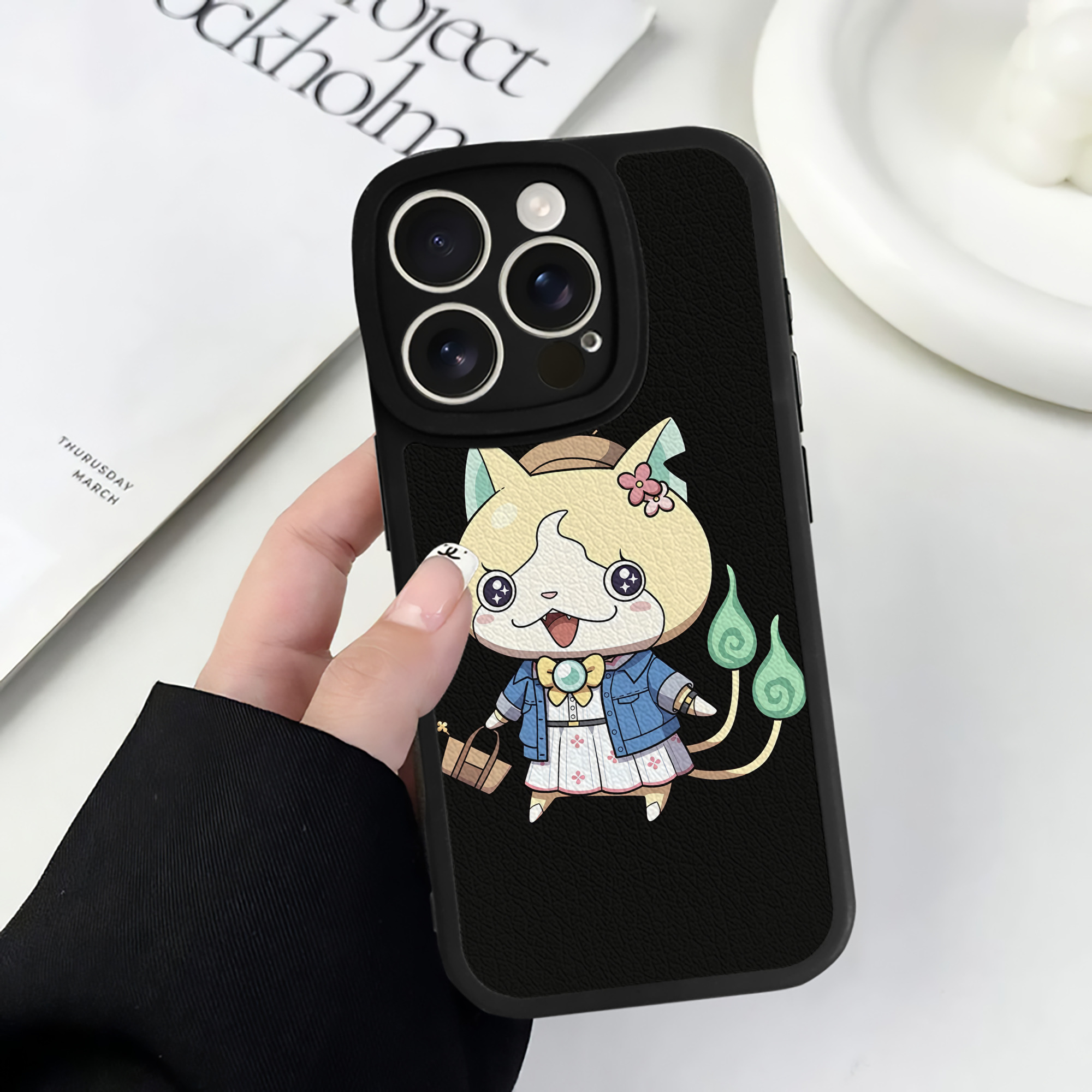 （画像用） 妖怪ウォッチ Yo-kai Watch 【iPhone 16シリーズ対応】シリコンスマホケース（レザー調） 材質：シリコン